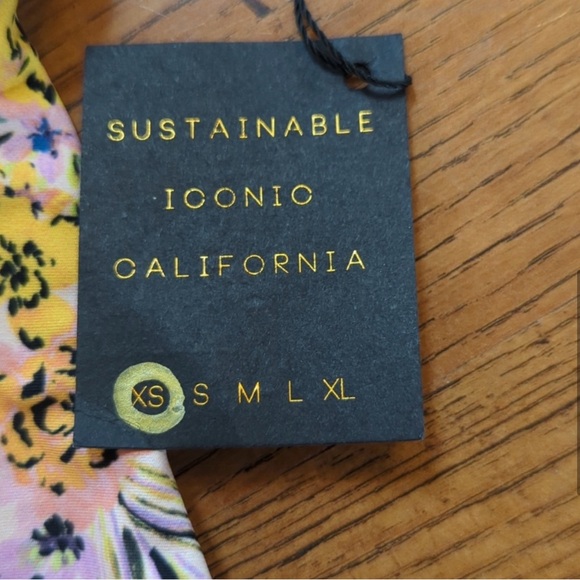 Skatie Nicole one piece - Picture 5 of 6